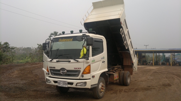 ขายรถ 6 ล้อดั้มดิน HINO  MAGA 150 แรงม้า ปี 50