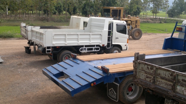 ขายรถ 6 ล้อดั้มดิน HINO  MAGA 150 แรงม้า ปี 50