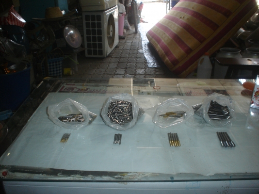 หลินรัชดา 081-585-6957 เหล็กล้างหรือสตาปเกลียวตามรูป