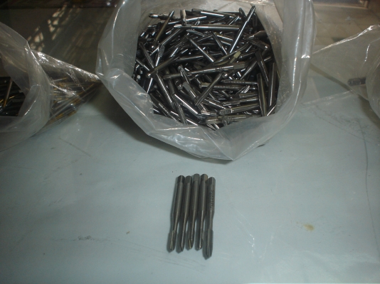 หลินรัชดา 081-585-6957 เหล็กล้างหรือสตาปเกลียวตามรูป