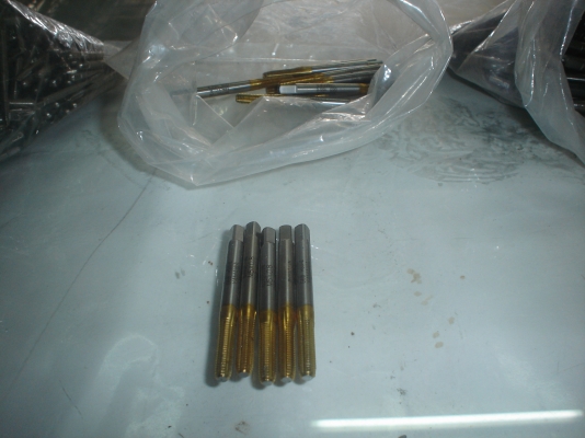 หลินรัชดา 081-585-6957 เหล็กล้างหรือสตาปเกลียวตามรูป