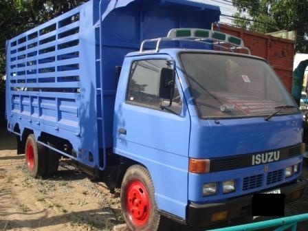 ขาย 6 ล้อ ISUZU NKR 110 กระบะเหล็ก ดี๊ม