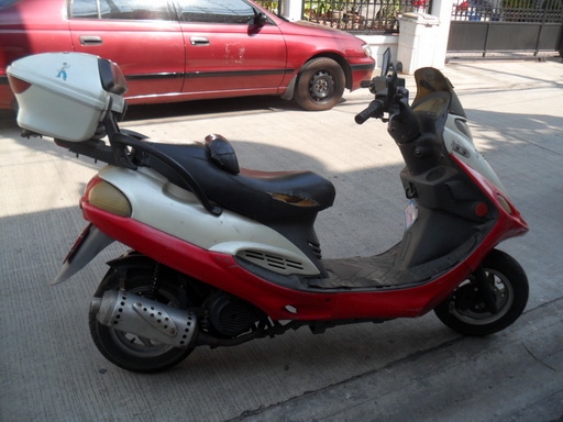 ขาย BIG SCOOTER JRD STROMครับ ทะเบียนพร้อมโอน 5000บาท