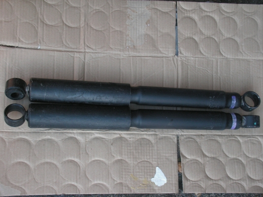 โช็คหลังวีโก้แท้1คู่พี่ที่อยู่รังสิตรับไปดูเเลต่อเเล้วครับ