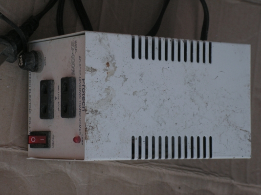 หม้อแปลงไฟ110v(พี่ธวัชชัยอยู่ปทุมรับไปดูเเลต่อแล้วครับ)