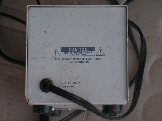 หม้อแปลงไฟ110v(พี่ธวัชชัยอยู่ปทุมรับไปดูเเลต่อแล้วครับ)