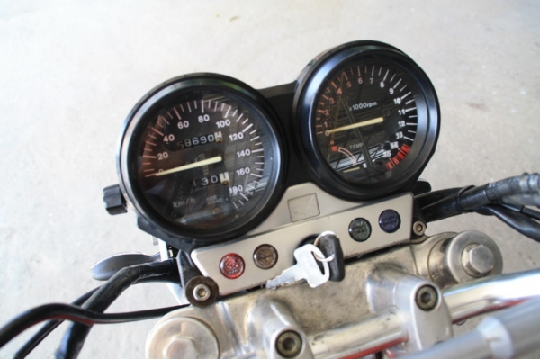 >> ขาย CB 400 ปี 93 สรรพสามิตแท้ สีใหม่ทั้งคัน เกียร์โยงแต่ง ท่อโยชิ 71000 >> ขาย CB 400 ปี 93 สรรพสามิตแท้ สีใหม่ทั้งคัน เกียร์โยงแต่ง ท่อโยชิ 71000