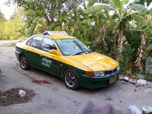 ขายแท๊กซี่มิตซู ท้ายเบนซ์ เขียวเหลือง 85000