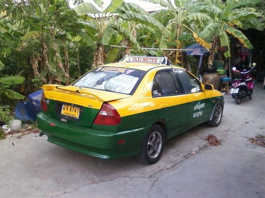 ขายแท๊กซี่มิตซู ท้ายเบนซ์ เขียวเหลือง 85000