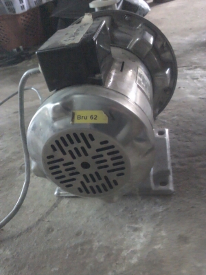 ปั๊มน้ำLOWARA 1.5 นิ้ว 220-380 v. 3 เฟส รอบจัด 2850 รอบ/นาที(มี 2 ตัว)