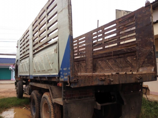 รถฮีโน่ 10 ล้อดั๊ม  FM3M  240 แรงม้า  ปี 39  สนใจติดต่อ 081 - 6079515