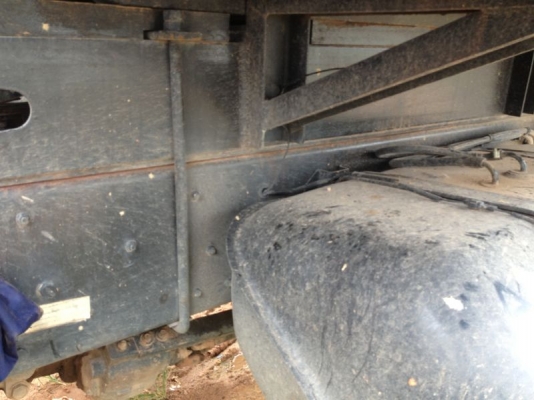 รถฮีโน่ 10 ล้อดั๊ม  FM3M  240 แรงม้า  ปี 39  สนใจติดต่อ 081 - 6079515