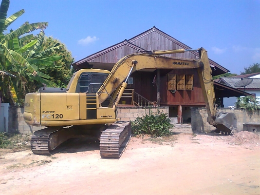 รถขุด KOMATSU PC120-6E รถสวย มีทะเบียนครบ ราคาต่อรอง