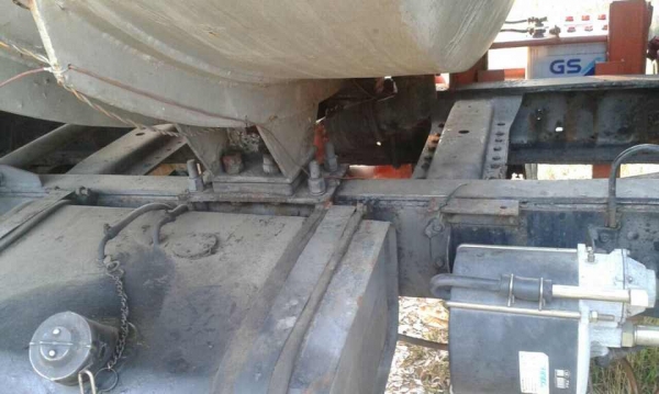 10ล้อรถน้ำISUZU หัวยาวเพลาเดียวเครื่องเกียร์ช่วงล่างเดิมถังจุ12000ลิตร