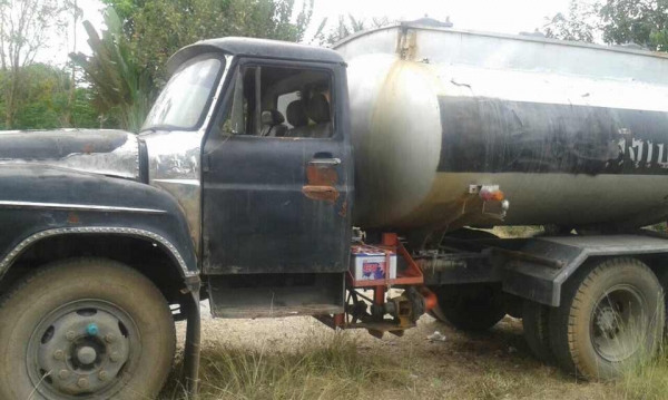 10ล้อรถน้ำISUZU หัวยาวเพลาเดียวเครื่องเกียร์ช่วงล่างเดิมถังจุ12000ลิตร