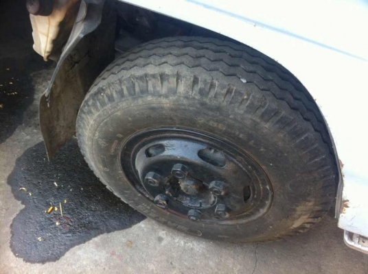 ขายรถบรรทุก6ล้อติดเครน3ตัน ISUZU NPR 120แรงม้า ปี2538 C/N NPR66PX5S-7xxxxxx E/N 4HF1-2xxxxx รถห้าง ทะเบียนไม่ขาด