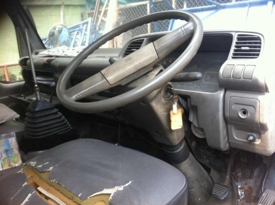 ขายรถบรรทุก6ล้อติดเครน3ตัน ISUZU NPR 120แรงม้า ปี2538 C/N NPR66PX5S-7xxxxxx E/N 4HF1-2xxxxx รถห้าง ทะเบียนไม่ขาด