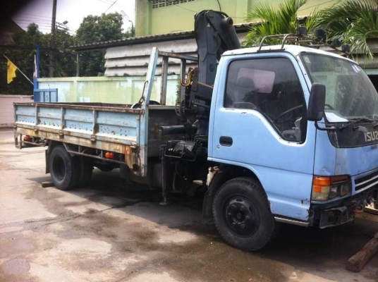 ขายรถบรรทุก6ล้อติดเครน3ตัน ISUZU NPR 120แรงม้า ปี2538 C/N NPR66PX5S-7xxxxxx E/N 4HF1-2xxxxx รถห้าง ทะเบียนไม่ขาด