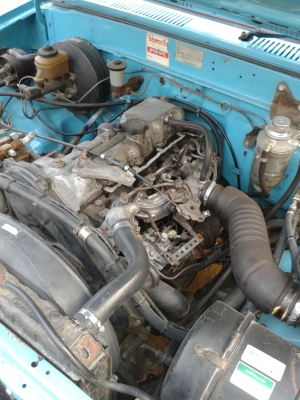 ขายเครื่องTOYOTA 2L 2400 CC ยังใช้งานอยู่ครับ