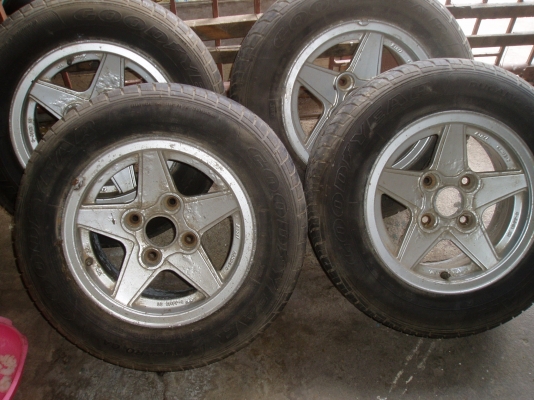 ขายล้อแม็กขอบ13.ครับ4รู114กว้าง6นี้ว2900บาท