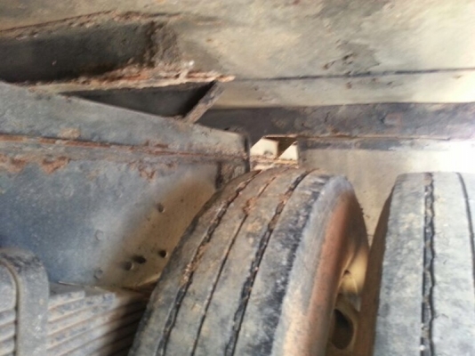 รถฮีโน่ 10 ล้อ ตู้เย็น FL1J  210 แรงม้า. ปี 40  สนใจติดต่อ 081 - 6079515