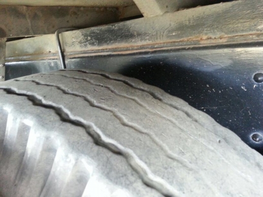 รถฮีโน่ 10 ล้อ ตู้เย็น FL1J  210 แรงม้า. ปี 40  สนใจติดต่อ 081 - 6079515