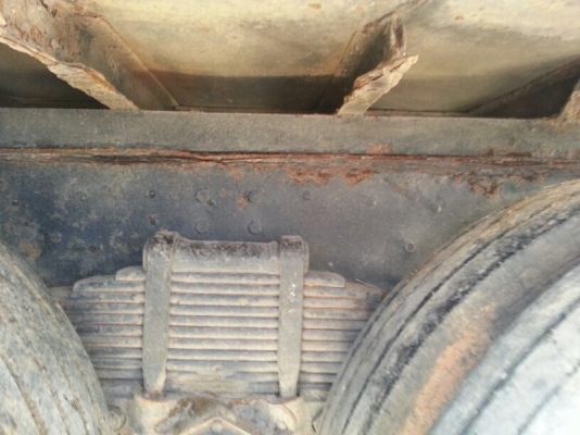 รถฮีโน่ 10 ล้อ ตู้เย็น FL1J  210 แรงม้า. ปี 40  สนใจติดต่อ 081 - 6079515