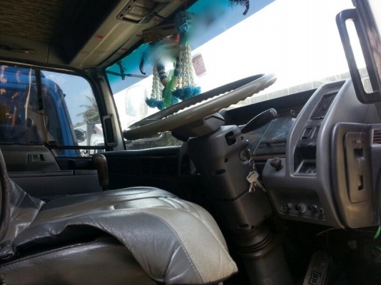 รถฮีโน่ 10 ล้อ ตู้เย็น FL1J  210 แรงม้า. ปี 40  สนใจติดต่อ 081 - 6079515