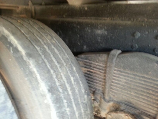 รถฮีโน่ 10 ล้อ ตู้เย็น FL1J  210 แรงม้า. ปี 40  สนใจติดต่อ 081 - 6079515