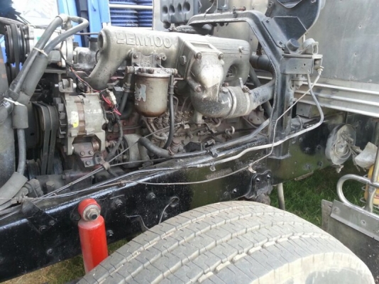 รถฮีโน่ 10 ล้อ ตู้เย็น FL1J  210 แรงม้า. ปี 40  สนใจติดต่อ 081 - 6079515