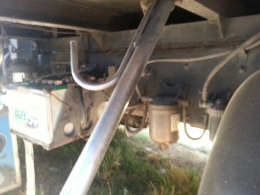 รถฮีโน่ 10 ล้อ ตู้เย็น FL1J  210 แรงม้า. ปี 40  สนใจติดต่อ 081 - 6079515