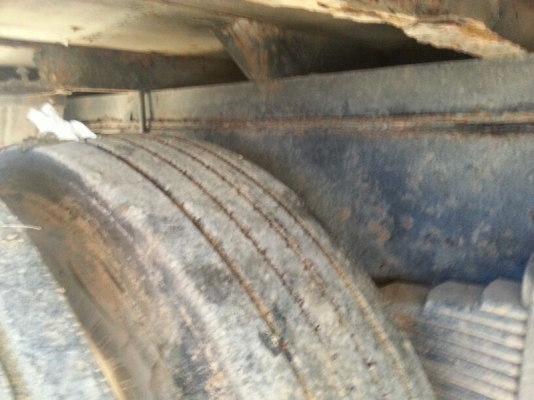 รถฮีโน่ 10 ล้อ ตู้เย็น FL1J  210 แรงม้า. ปี 40  สนใจติดต่อ 081 - 6079515