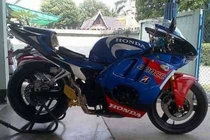 ธารนนทบุรี//ขาย honda cb1 แต่งสวย ทะเบียน ราคา65,000บาท