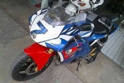 ธารนนทบุรี//ขาย honda cb1 แต่งสวย ทะเบียน ราคา65,000บาท