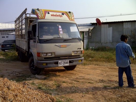 รถบ้าน  ขายหกล้อ ฮีโน่ FB พร้อมใช้งาน ภาษีเต็ม ยางดี เครื่องแน่น ขับดีไม่เสียศูนย์