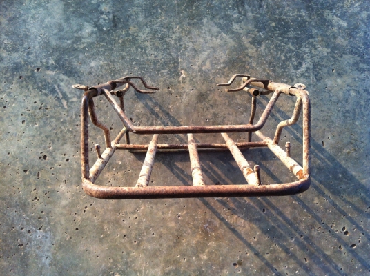 ตะแกรงเหล็ก ติดท้าย ไว้วางของ