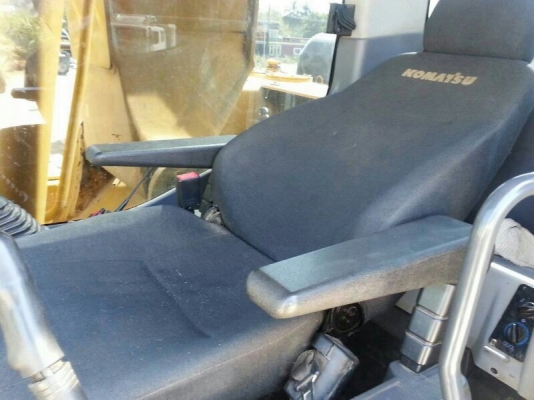 รถแบคโฮ KOMATSU  PC 200 - 8.  ( รถทำงาน. 7,2xx  ซม. )  สนใจติดต่อ 081 - 6079515