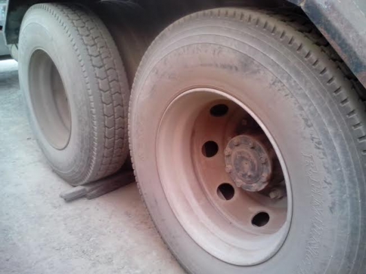 ขายด่วนรถหัวลาก 10ล้อ Mitsubishi 2 เพลาดั้มหางสามคาน   ปี47