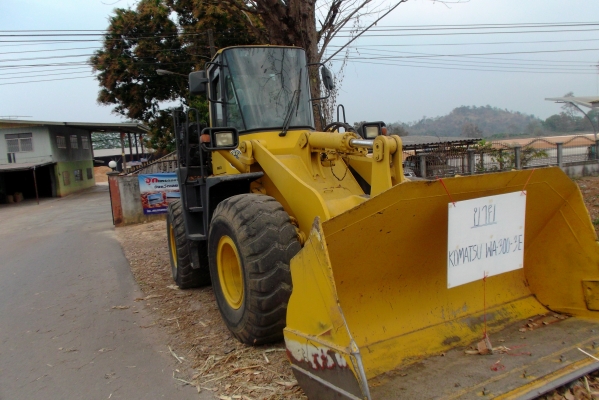 ขายด่วนรถตักล้อWA300-3Eเก่านอกนําเขัาใช้งานได้26740ช