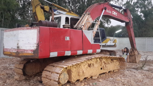 ขายด่วนแบ็คโฮSUMITOMO 2800F2ราคาไม่แพงสภาพใช้งานได้ดีโทร0801515451