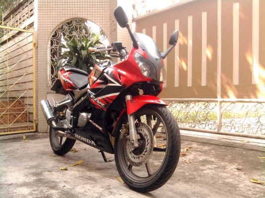 ขออนุญาติขาย HONDA CBR 150 กุญแจ 2 ชั้น สตา์ร์ทมือ โอนให้ฟรีครับ