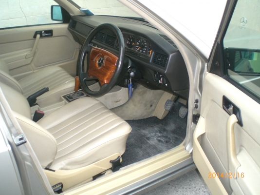 BENZ 190E เกียร์ธรรมดา มือเดียว ไม่เคยทำสี ใช้น้อย BENZ 190E เกียร์ธรรมดา มือเดียว ไม่เคยทำสี ใช้น้อย