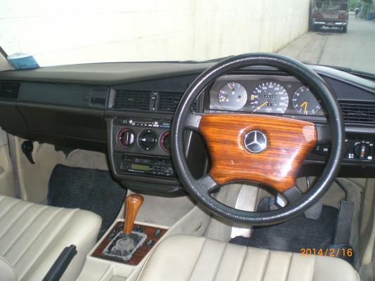 BENZ 190E เกียร์ธรรมดา มือเดียว ไม่เคยทำสี ใช้น้อย BENZ 190E เกียร์ธรรมดา มือเดียว ไม่เคยทำสี ใช้น้อย