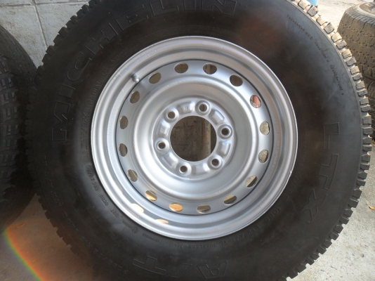 ล้อกะทะ 15นิ้ว 6รู พร้อมยาง สวยๆ 4 ล้อ ราคา 4400 บาท ล้อกะทะ 15นิ้ว 6รู พร้อมยาง สวยๆ 4 ล้อ ราคา 4400 บาท