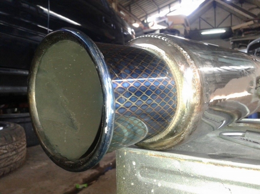 ขายปลายท่อรุ้งสแตนเลสใส่รถเกียร์ธรรมดา