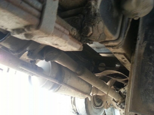 รถฮีโน่ 12 ล้อ ตู้เย็น  260 แรงม้า. ปี 48  ( รถประกอบ. )  สนใจติดต่อ 081 - 6079515