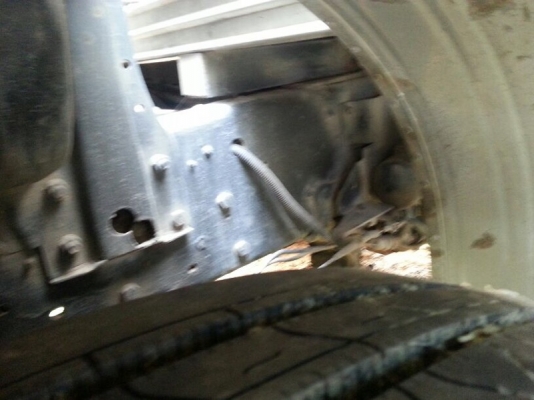 รถฮีโน่ 12 ล้อ ตู้เย็น  260 แรงม้า. ปี 48  ( รถประกอบ. )  สนใจติดต่อ 081 - 6079515