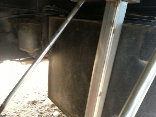 รถฮีโน่ 12 ล้อ ตู้เย็น  260 แรงม้า. ปี 48  ( รถประกอบ. )  สนใจติดต่อ 081 - 6079515