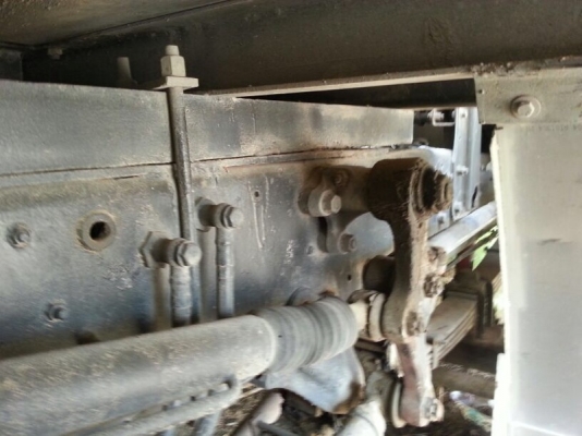 รถฮีโน่ 12 ล้อ ตู้เย็น  260 แรงม้า. ปี 48  ( รถประกอบ. )  สนใจติดต่อ 081 - 6079515