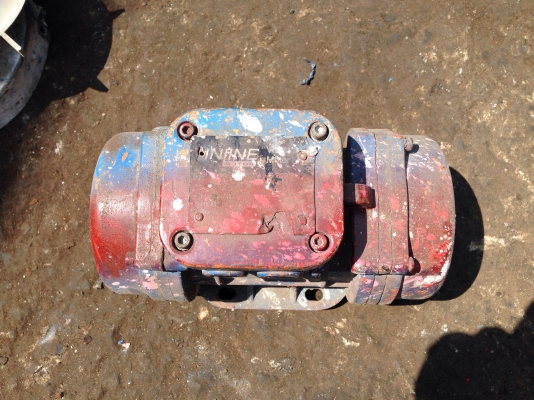 ขายมอเตอร์สั่น-เขย่า INLINE ตัวเล็ก 380V ขนาดตามรูปครับ กำลังสั่นดี พร้อมใช้งาน